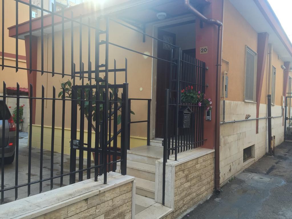 Casa Commenda Apartment Бриндизи Стая снимка